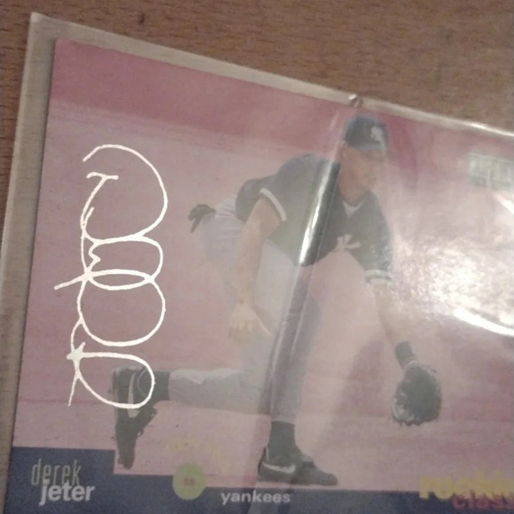 Autographed Baseball Cards - Picture 3 of 4